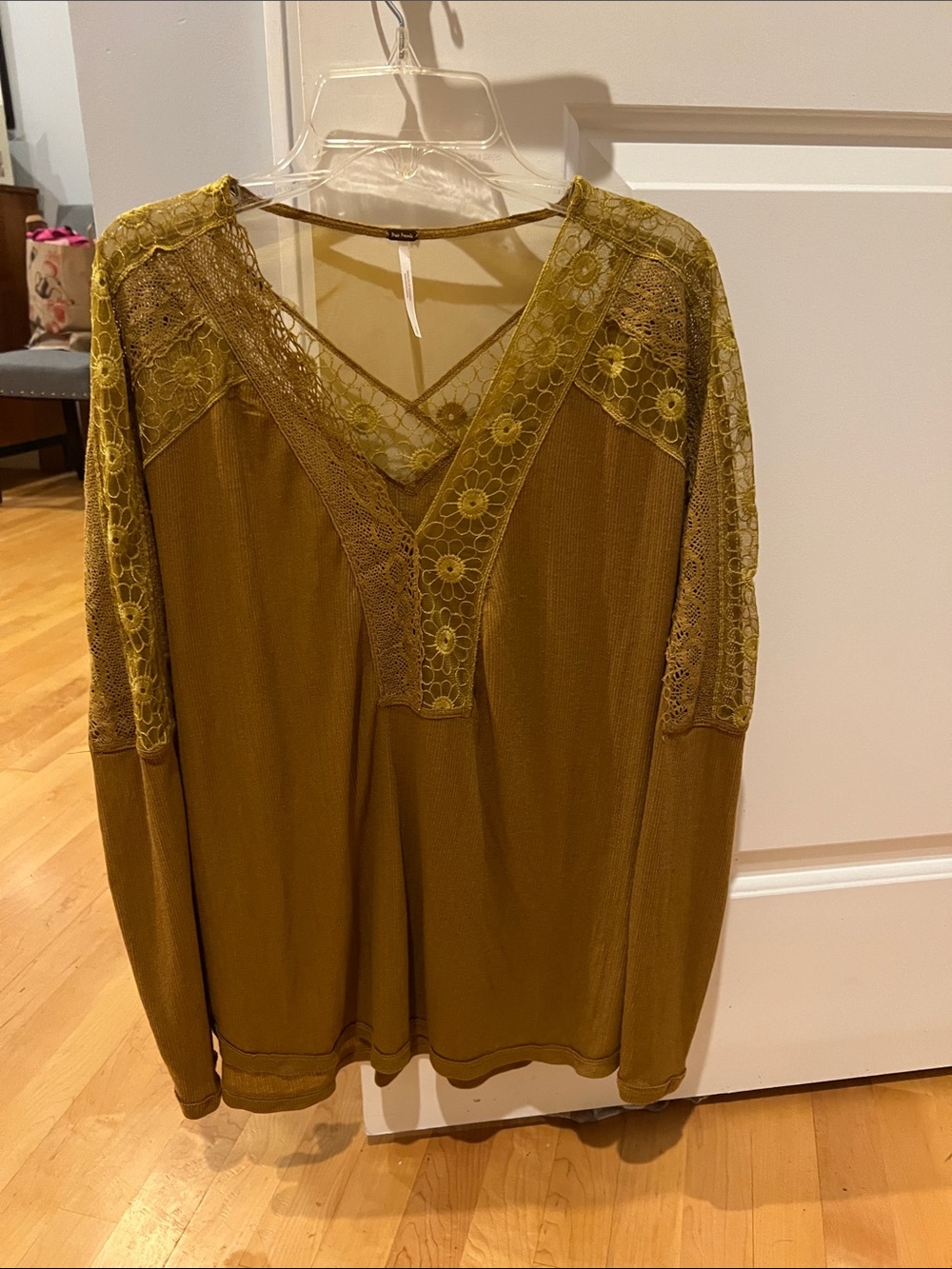 Free People Women's Gold Lace-Trim Long Sleeve V-Neck Top NWT Sz S